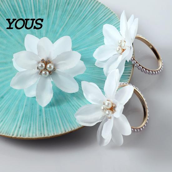 Elegant Napkin Holder 6Pcs White Lotus Rings, Chiffon Flower Metal Ring Holders, Faux Light Luxury Dining Accessory Pearl Dinner Rings for