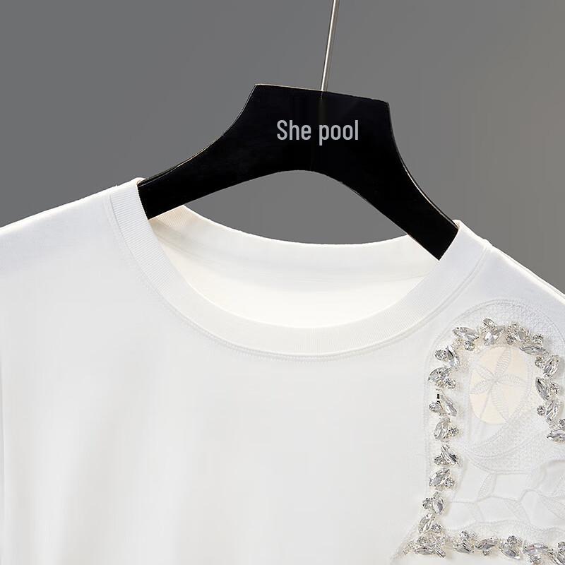 Tachi Women's Heart Cut-out Slim Fit Round Neck T-shirt