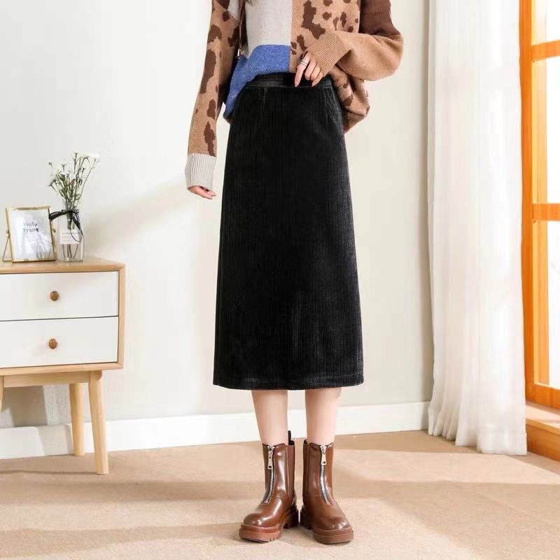 Stunning and Chic High-Waisted Velvet Skirt for Women, Autumn and Winter Straight-Style Skirt