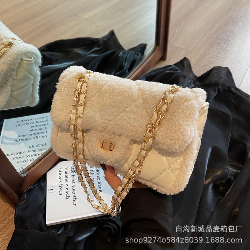 

ins Internet celebrity same small fragrant wind fluffy diamond chain shoulder messenger bag plush small square bag 2025 new