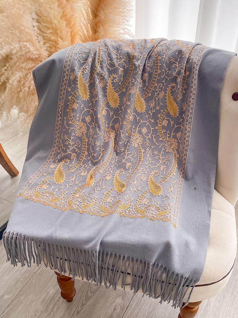Pashmina Cashmere Feel Blend Mujer Bufanda Scarves Warm Echarpes Embroider Flower Poncho Cape Thick Warm Poncho Kerchief Scraf