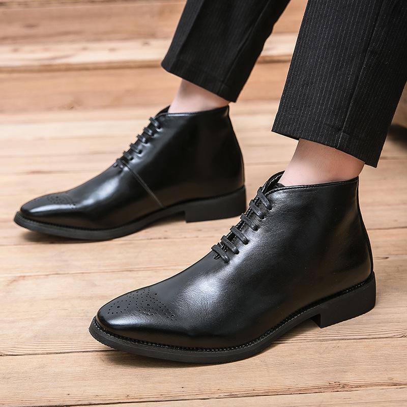 Plus Size Men's High-Top Brogue Leather Lace-up Boots in British Style