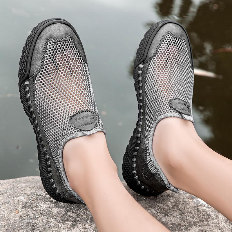 2026 Men's Baotou Traceway Sandals Breathable Versatile Beach Shoes Hollow Wading Mesh Shoes