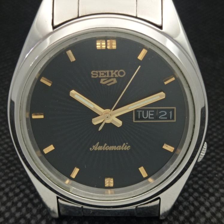 USED VINTAGE SEIKO 5 AUTOMATIC JAPAN MENS DAY/DATE BLACK WATCH 608g-a316347-9 SKU608g-a316347