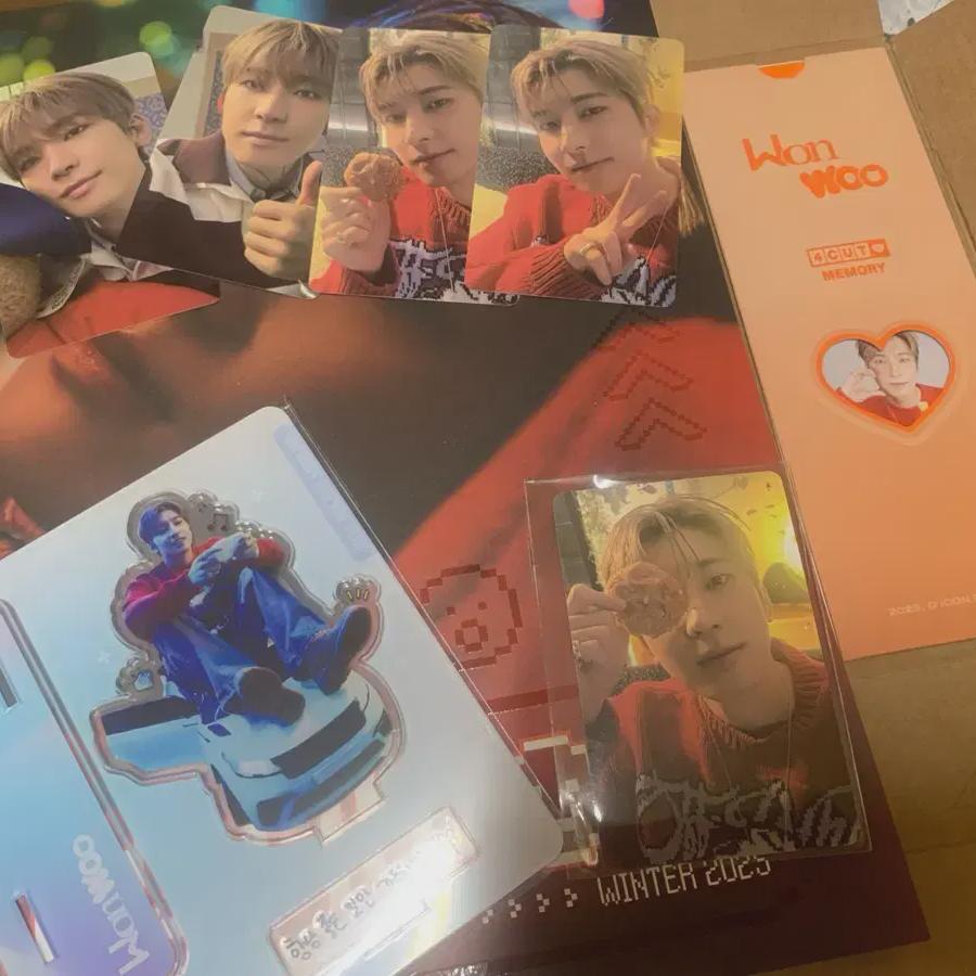 

Seventeen One Woo D-icon A Version Goods Magazine With Benefits