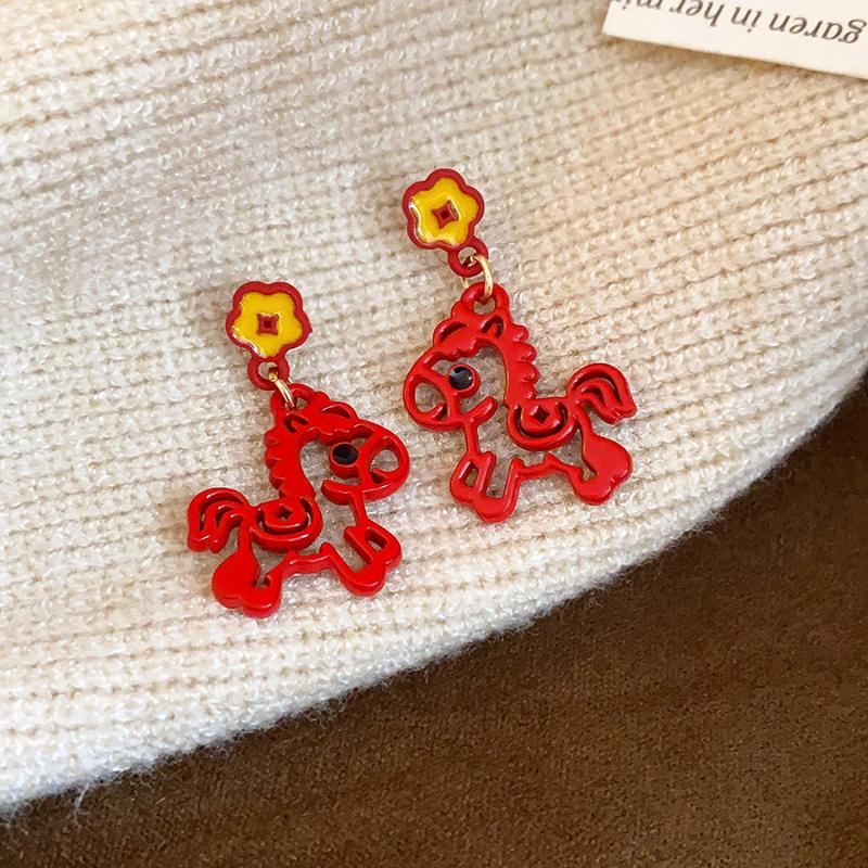

Lovely Delicate Drip Oil Hollow Pony Earrings Year Of The Horse Sweet Simple Earrings New Year Jewelry Accessories Gifts красный