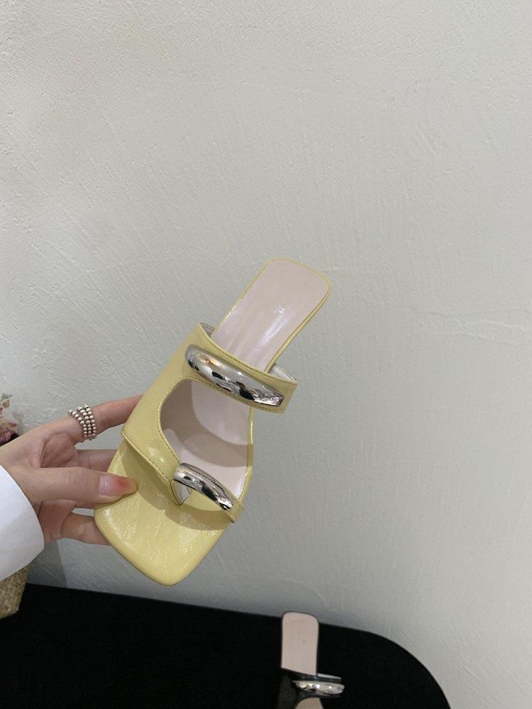 Holiday style, looking thin~ set of toe sandals for outer wear 2025 spring and summer new thin straps square head versatile outer wear slippers