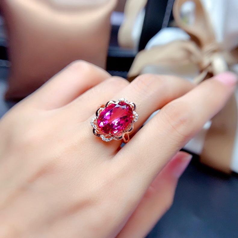 

Роскошный комплект из кольца и ожерелья с бриллиантами из красного турмалина для женщин