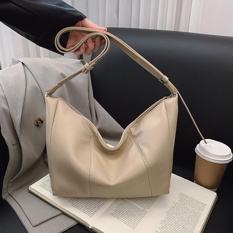 Fashion Single Shoulder Armpit Bag Women's New Casual Bag Versatile Messenger Bag