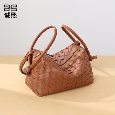 2025 New Handheld Women's Bag Niche Design Versatile Hand-woven Bag Personalized Trend Shoulder Crossbody Camera Bag