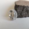 Серебряное кольцо с фианитами, вес изделия 3,84 гр (2185703)