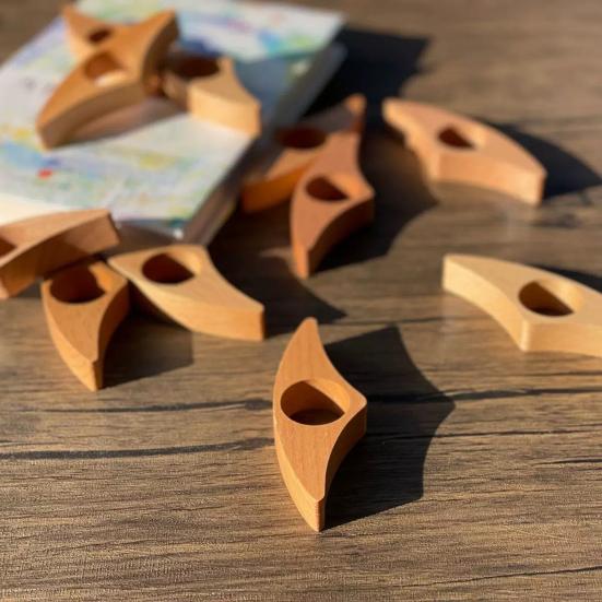 Wooden Book Page Holder Handmade Book Opener Thumb Ring Bookmark Reading Book Accessories Teachers Students Book Lovers Bookworms Gift