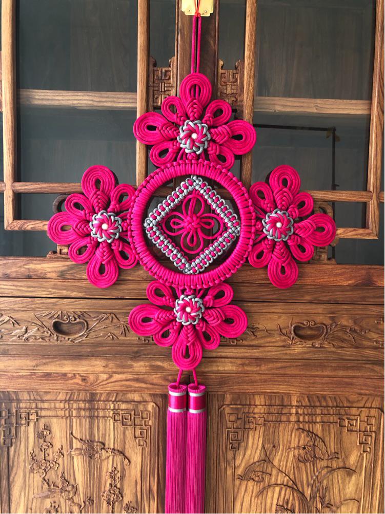 Large Red Handmade Chinese Knot Pendant: Decorative Wall Ornament for Living Room & Housewarming Gift