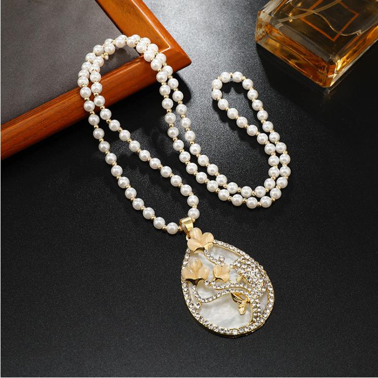 Korean-Style Versatile Cat Eye Flower Necklace for Autumn & Winter