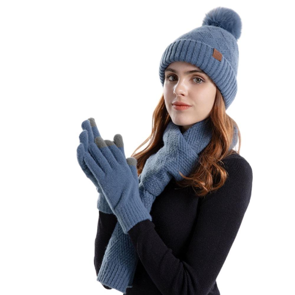 

Набор из 3 предметов: длинный шарф, шапка-бини с помпоном, зимние вязаные перчатки. Зимний сезон синий