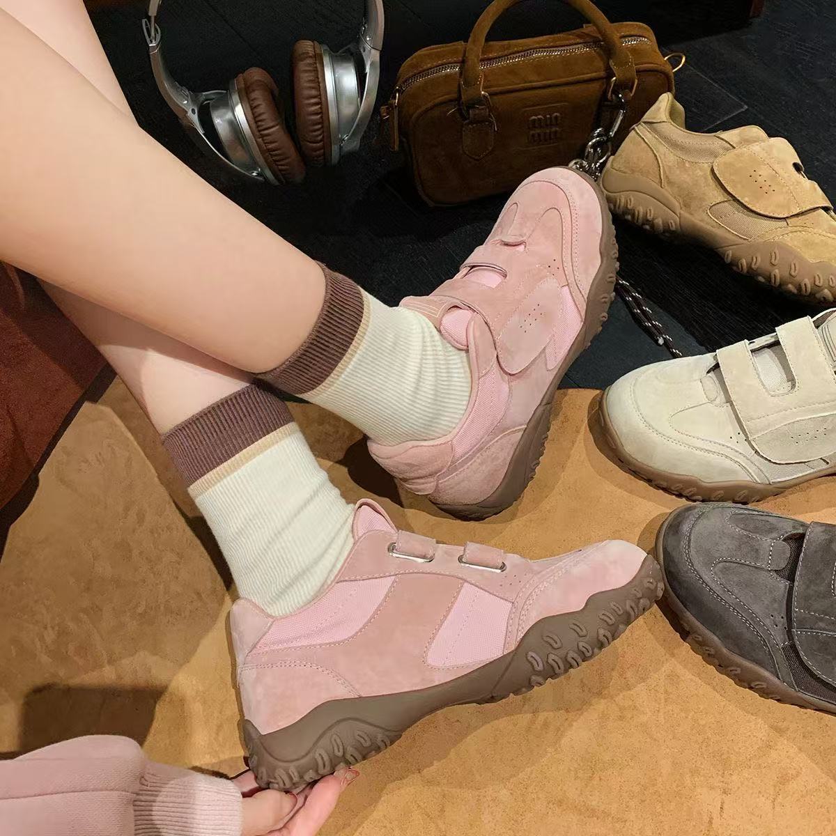 

Niche women s autumn and winter new soft-soled sports casual shoes versatile thick soles 35 розовый