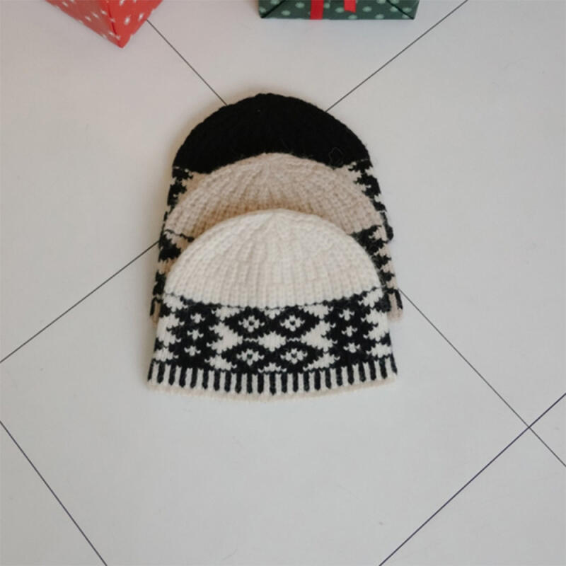 Women s Hachinit Diamond Pattern Beanie C8708_Black