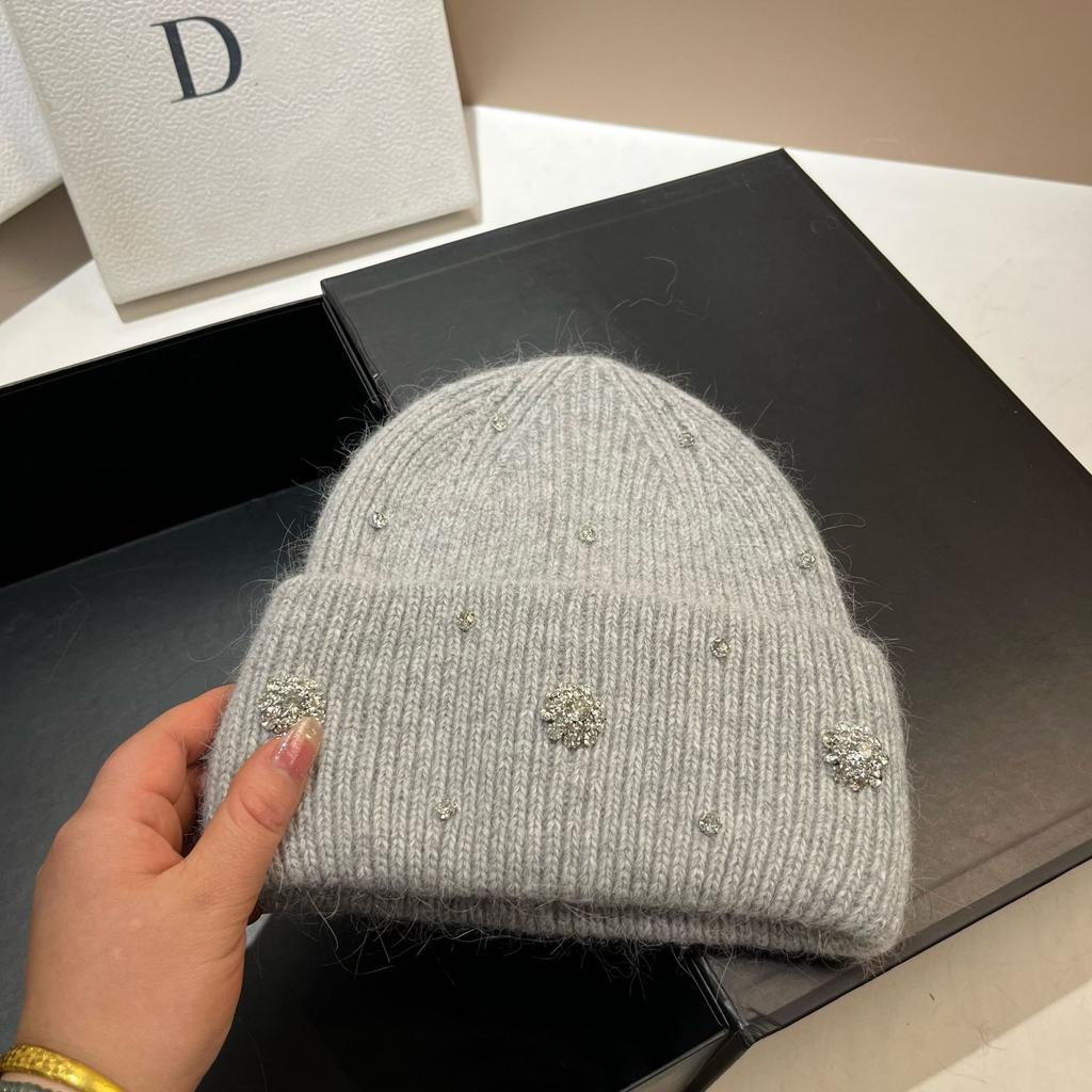 Winter Light Luxury Niche Rhinestone Heavy Industry Knitted Hat Celebrity Outdoor Warm Rabbit Hair Pullover Hat