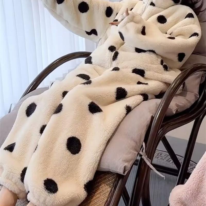 Women's Polka Dot Flannel Pajama Set - Thick, Double-Sided Arctic Fleece, Long-Sleeved for Spring/Summer Warmth.