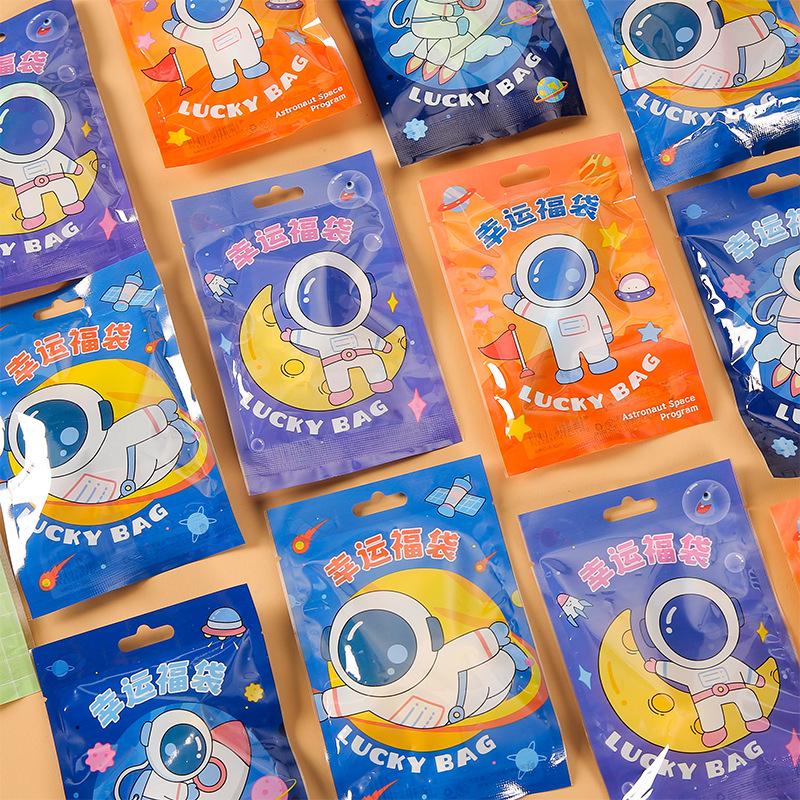 Kinder Überraschungs Blind Bag: Beliebte Kindergarten Spielzeug & Schreibwaren Geschenkbox