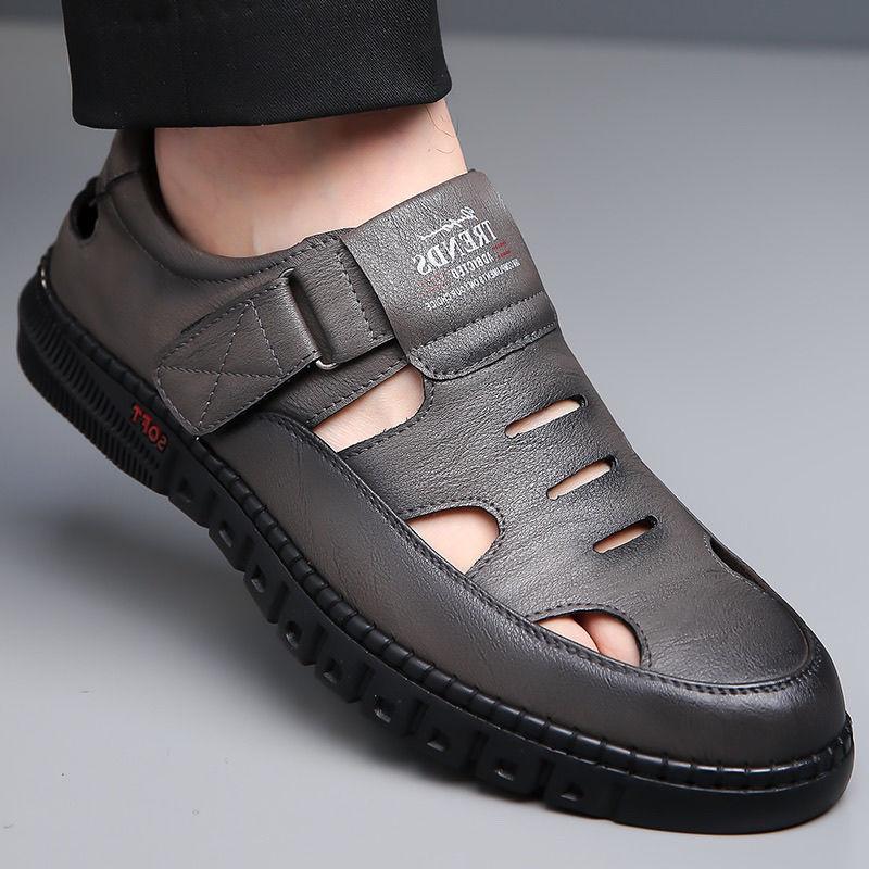 Fashion Summer Men Sandals Breathable Casual Sandals Hollow Out Beach Shoes Men's Non-slip Driving Shoes Office Business Leather Sandals