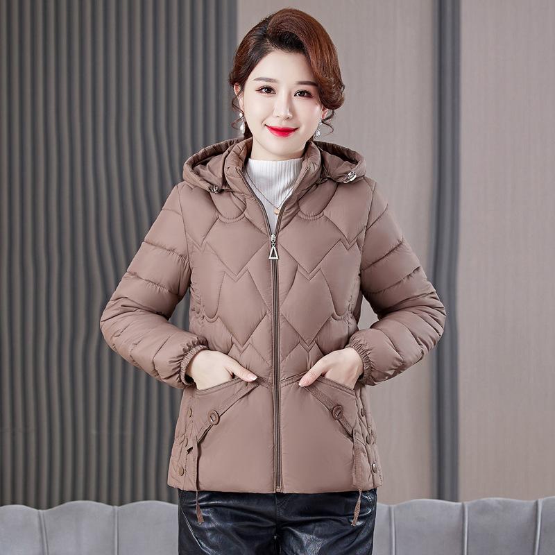 Mom's Winter Thickened Cotton Coat, Large Size, Middle-aged and Elderly Women's Clothing, Light and Short Cotton Coat for Small People