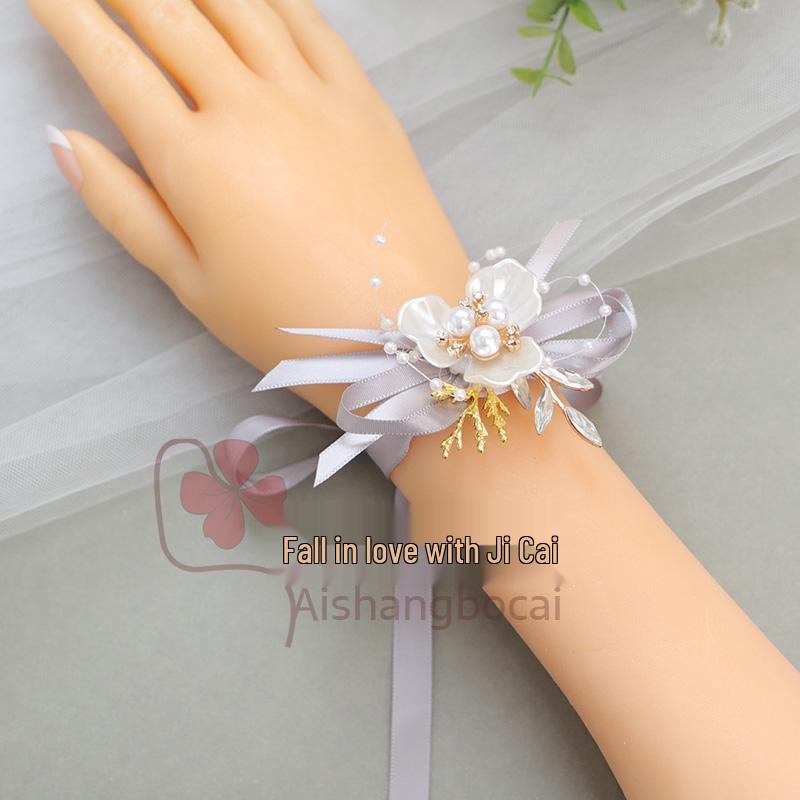 

Mori-Style Korean Bridal and Bridesmaid Corsage for Chinese Weddings