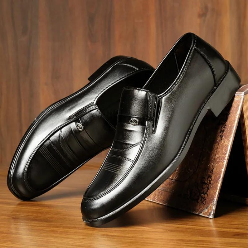 Men'S Patent Leather Pointed Toe Business Casual Shoes Breathable Soft Bottom Middle-Aged And Elderly Dad Dress Shoes For Men