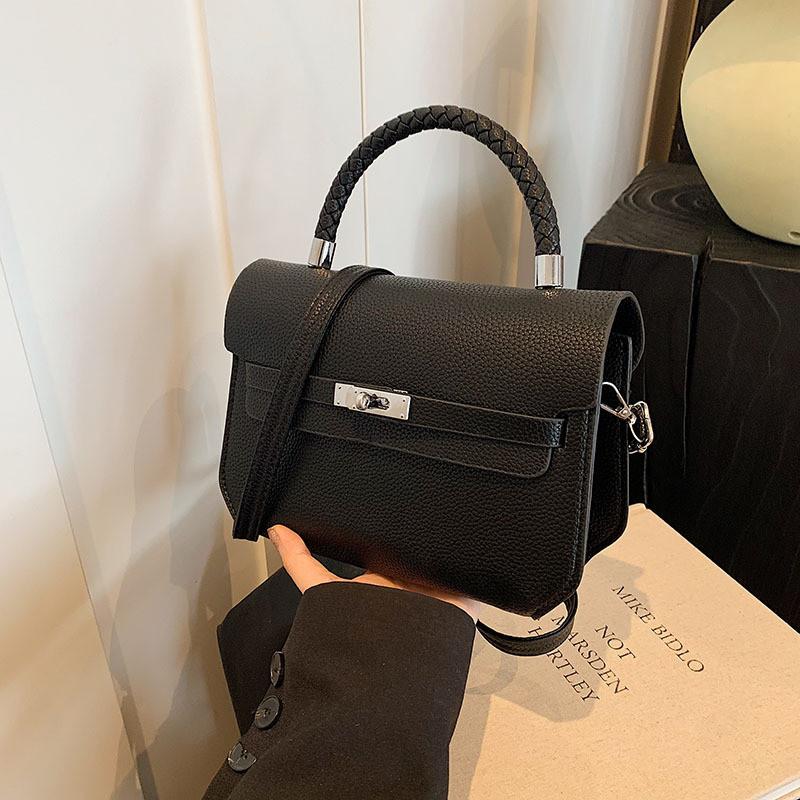 Vintage Chic Fashionable Pu Shoulder Crossbody Bag For Women With Unique Style чёрный