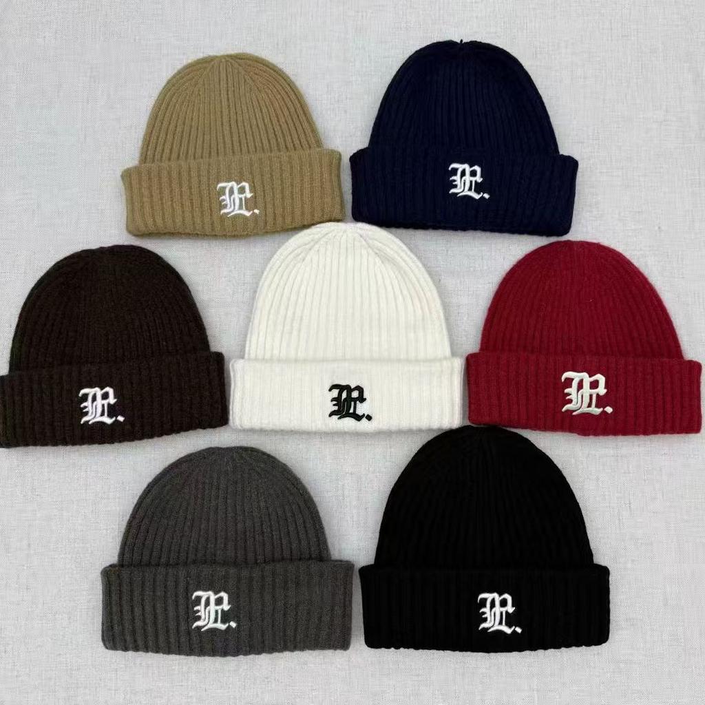 Cappello di lana più venduto alfabeto autunno e inverno cappello freddo uomo e donna coppie cappello lavorato a maglia caldo ispessito protezione orecchie semplice