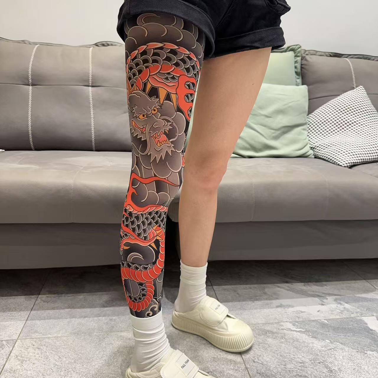 

Tattoo pattern stockings, single tube, Japanese style, unisex, resistant to snags, original designer model Average Size