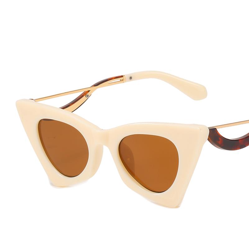 Angular Cat's Eye Sunglasses Trendy Cat Eye Sunglasses Female Personality Curved Mirror Legs Fashion Model Sunglasses