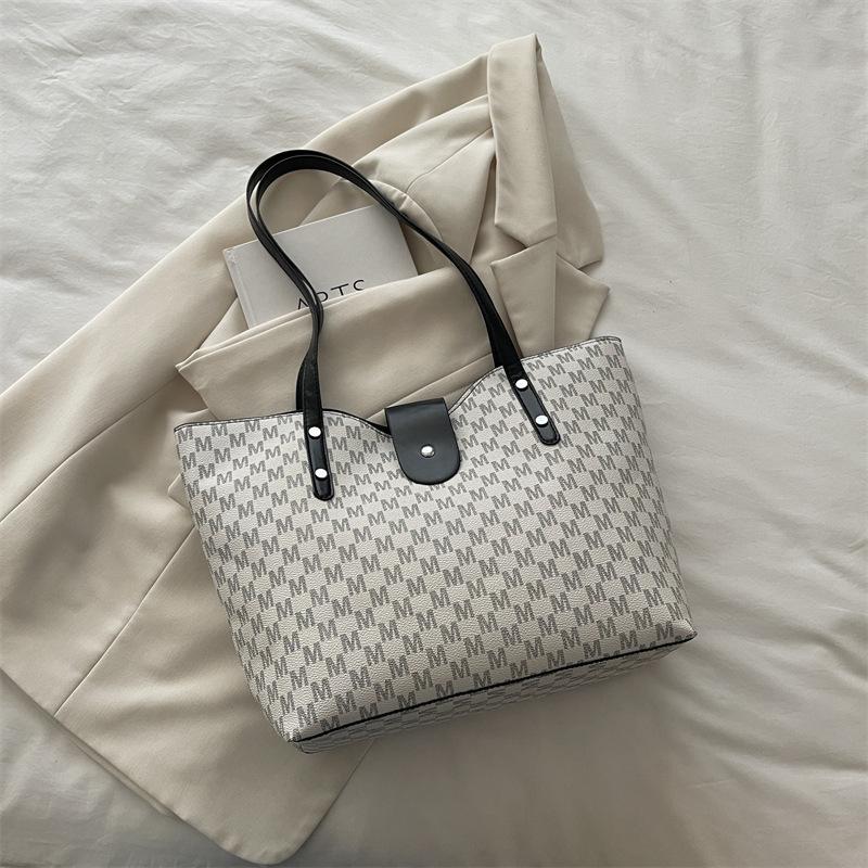 Large Capacity Versatile Armpit Bag Fashionable Work Commuter Bag Casual Shoulder Bag Trendy Tote Bag