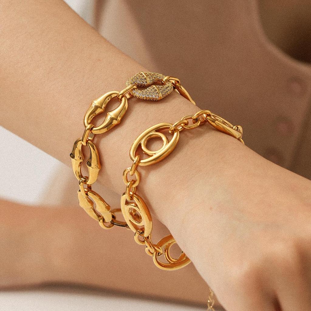 18k Gold-Plated Titanium Steel Bracelet - Elegant, Non-Fading Jewelry for Women