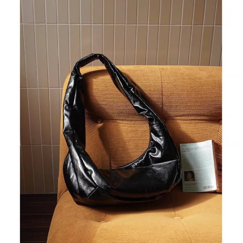 

Stylish Pu Leather Tote Bag With Color Blocking Elements For Everyday Use чорний
