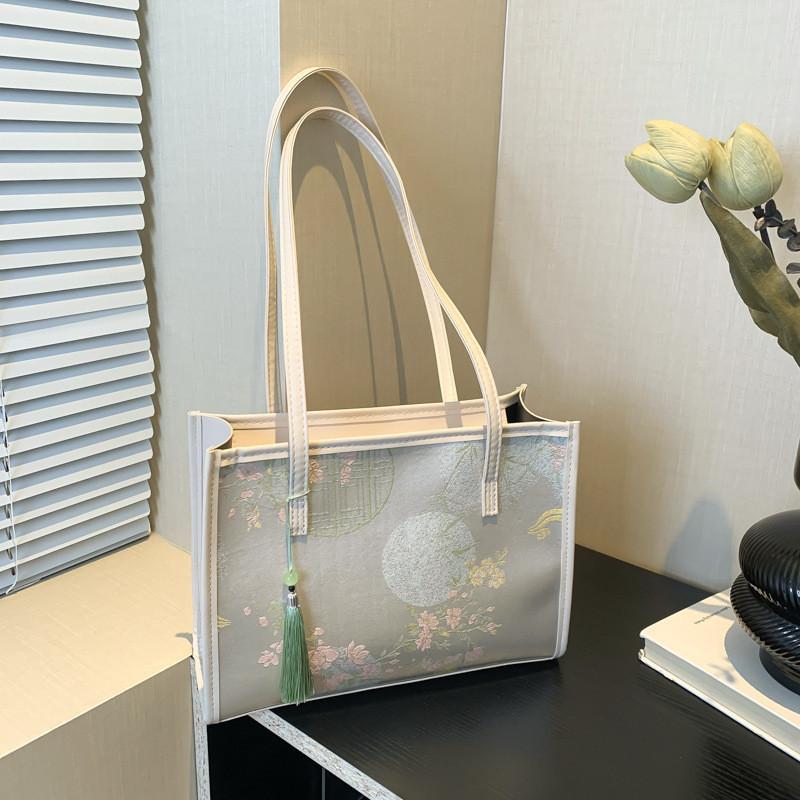 Artistic National Style Floral Embroidery Handbag Versatile Everyday Tote Bag OffWhite