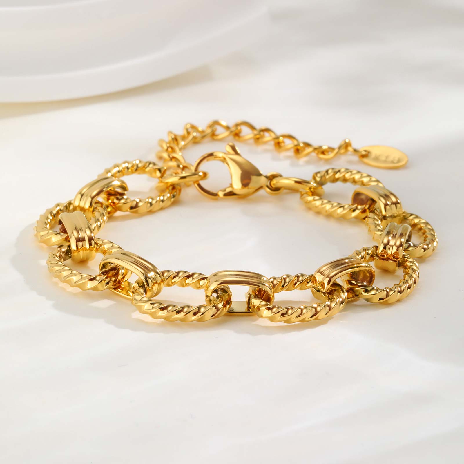

Women s Chunky Handmade Chain Bracelet,Gold Color Stainless Steel Bracelets for Girls,Trendy Punk Jewelry Accessories Gift