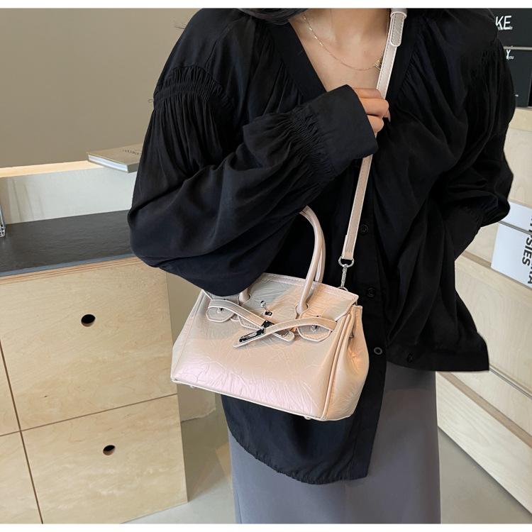 High-texture bag, new Yozi portable platinum bag, pearlescent glossy shoulder messenger bag.