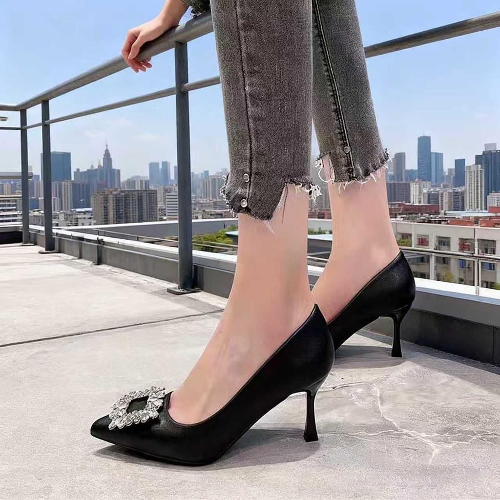 Off-white bridal wedding shoes pointed high heels women's 2026 spring and summer French fashion temperament stiletto shoes