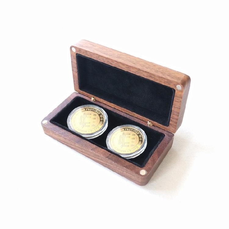 Stylish Elegant Wood Pins and Medals Storage Case Accessory Portable for Desk Or Office Display Home Organization