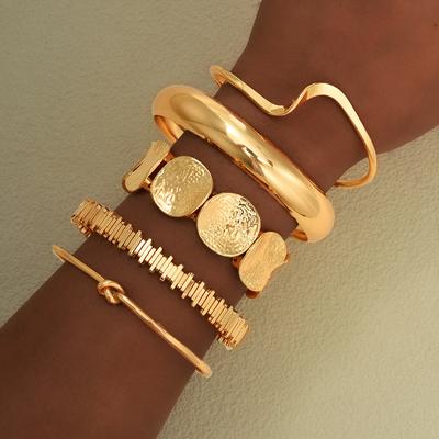 5 Stück/Set Vintage Übertriebenes Breites Manschettenarmband Set Für Damen Mode Goldfarben Glatt Asymmetrische Armreifen Alltagsschmuck