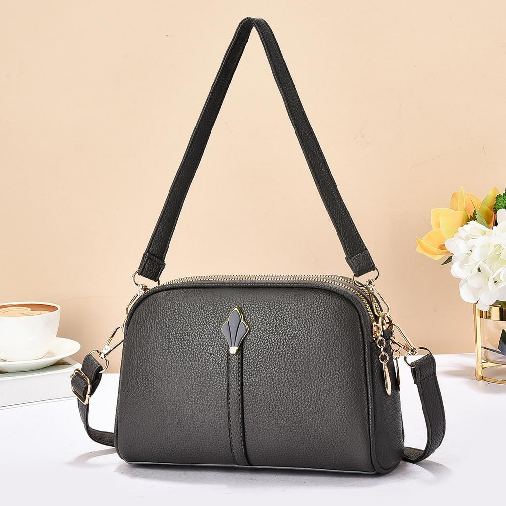 Atmospheric lightweight luxury high quality soft durable fashion exquisite lightweight commuter outdoor crossbody shoulder bag