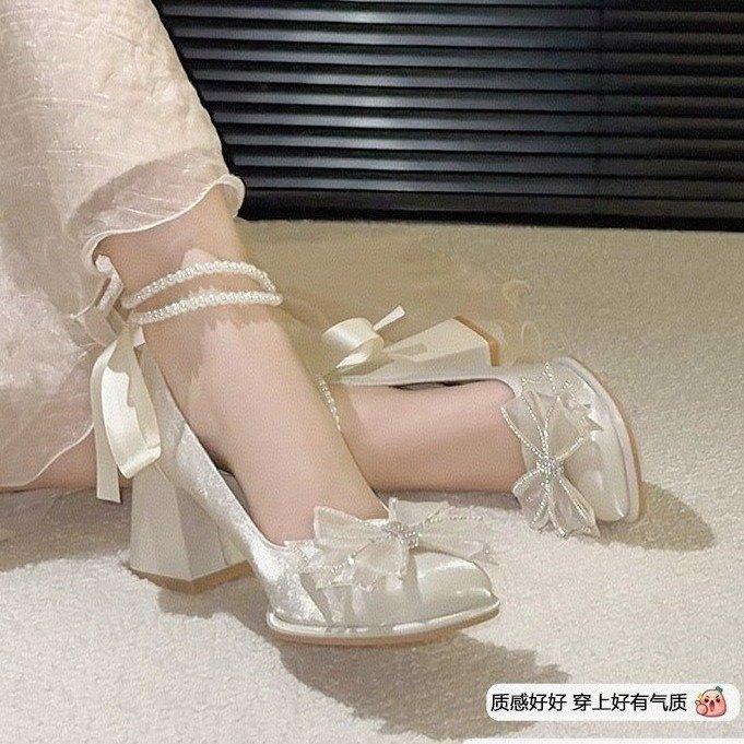 

Мода Красивые Туфли на Высоком Каблуке Женские Одинарные Туфли Блочный Каблук 40