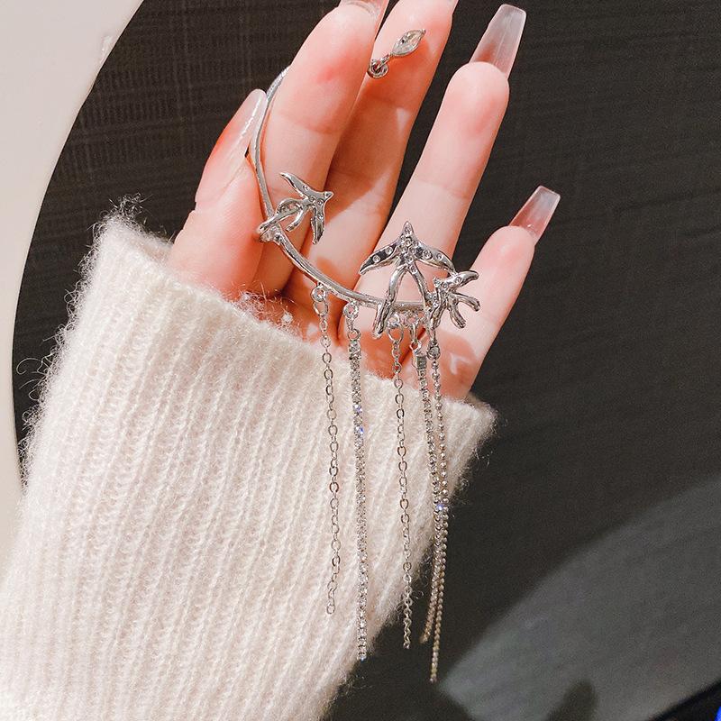 French niche design feeling Feiyan zircon exquisite long fringed ear hanging women's versatile and thin earrings women