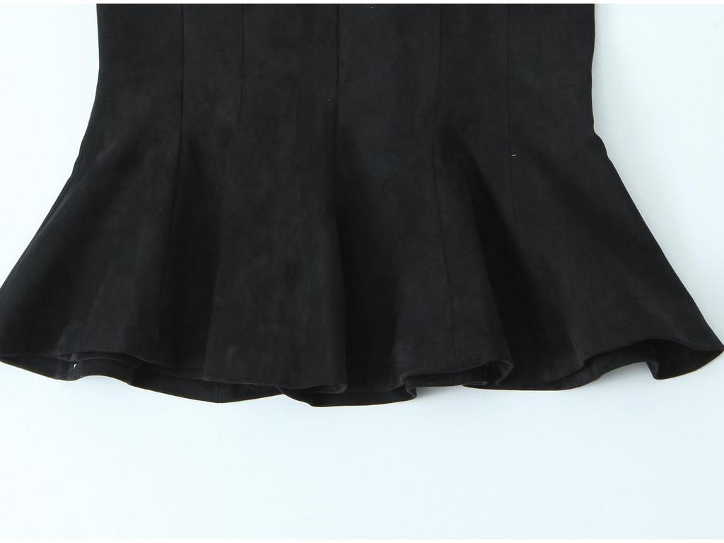 2024 Winter Women's European & American Style Fashion: Simple Short Skirt & Bandeau Top