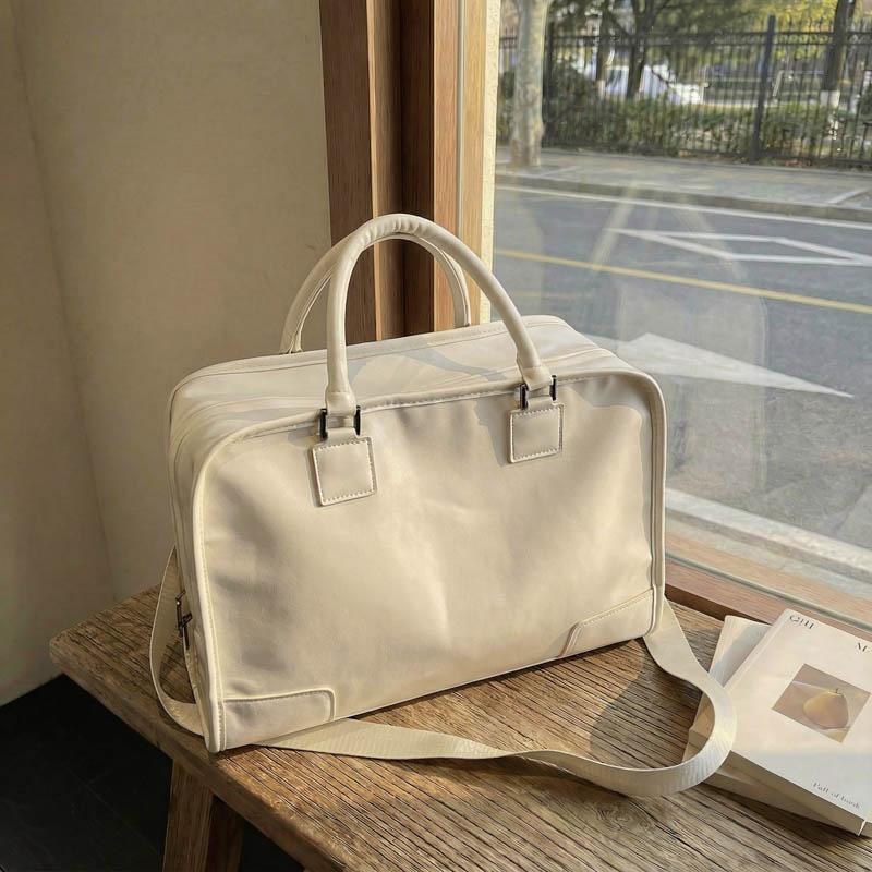Premium Pu Duffle Bag for Unisex with Top Handle Stylish Travel Bag for Business and Weekend Trips