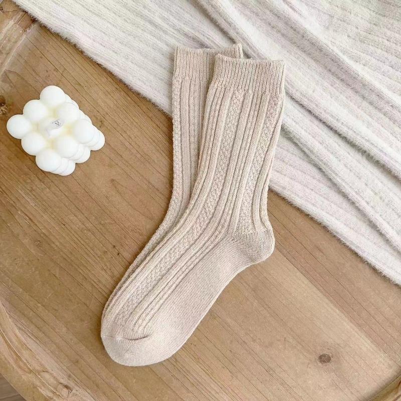 Women's Autumn and Winter Warm, Soft and Pure Color Wool Socks, Retro Thickened Twisted Medium Long Tube Pile Socks, Wool Socks