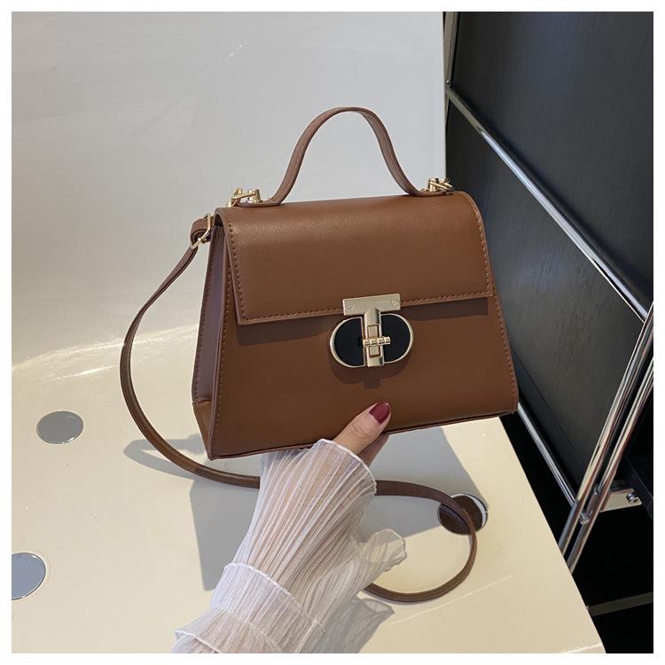 

Женская летняя 2023 ретро сумка кроссбоди через плечо конфетного цвета: Модная и фактурная сумочка темно-коричневого