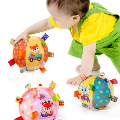 Spielzeug für Neugeborene – Rasseln & Mobiles