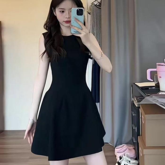 

Black dress women s summer French small man high sense Hepburn style skirt waist thin small black dress short skirt 2XL чорний